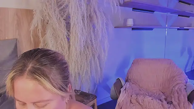 Snapshot of stefanny_ruiz_ chatting on February 2025 06:20:01 PM stefanny ruiz online show from February 2025 06:20:01 PM