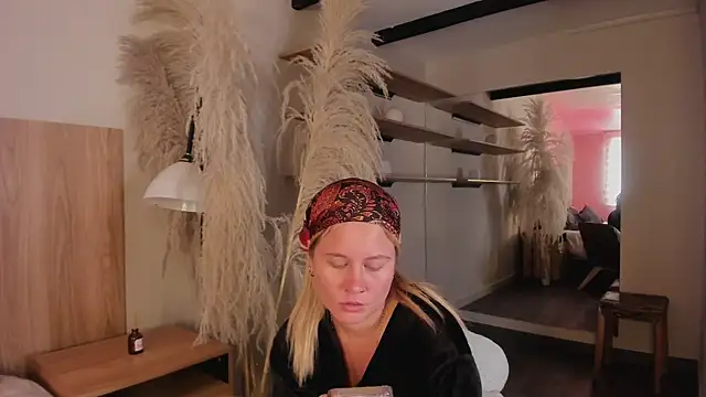 Snapshot of stefanny_ruiz_ chatting on March 2025 04:33:02 PM stefanny ruiz online show from March 2025 04:33:02 PM