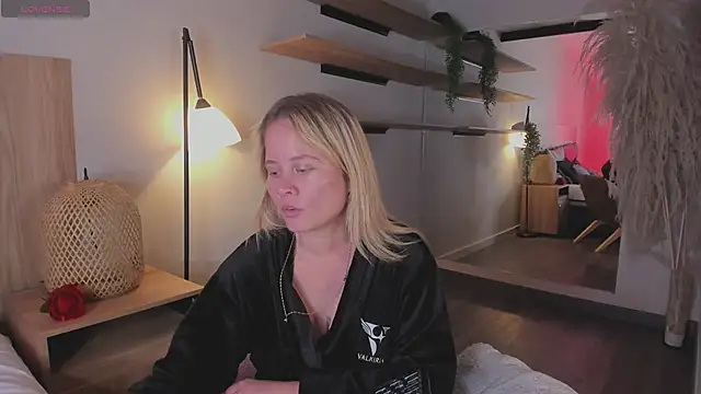 Snapshot of stefanny_ruiz_ chatting on March 2025 04:23:01 PM stefanny ruiz online show from March 2025 04:23:01 PM