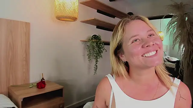 Snapshot of stefanny_ruiz_ chatting on March 2025 03:40:01 PM stefanny ruiz online show from March 2025 03:40:01 PM