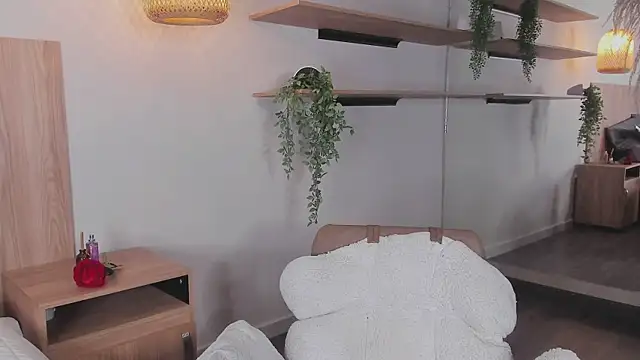 Snapshot of stefanny_ruiz_ chatting on March 2025 12:14:02 PM stefanny ruiz online show from March 2025 12:14:02 PM