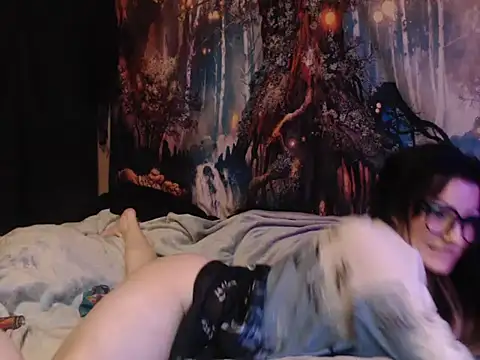 Snapshot of HighCityHoney chatting on November 2025 09:20:01 PM HighCityHoney online show from November 2025 09:20:01 PM