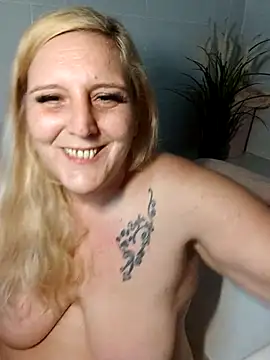 BecciDeluxe online show from January 2026 06:10:01 PM