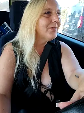 BecciDeluxe online show from July 2026 03:49:01 PM