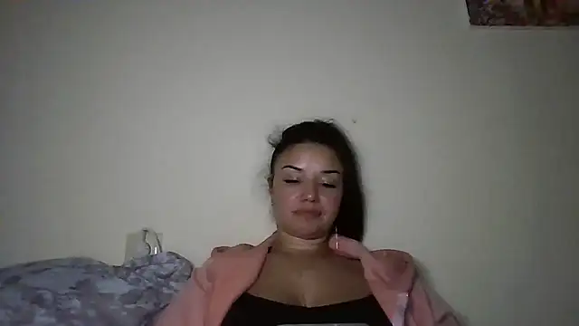 Snapshot of Linusya chatting on November 2025 05:24:01 PM Linusya online show from November 2025 05:24:01 PM