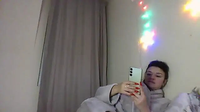 Snapshot of Linusya chatting on December 2025 05:40:02 PM Linusya online show from December 2025 05:40:02 PM