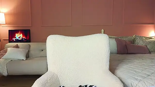 Lina-hill online show from January 2025 03:45:01 PM