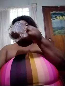 MATUREBUSSTY online show from October 2025 04:30:02 PM