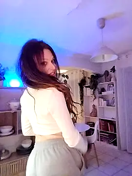 Luna Kitanna online show from January 2025 03:08:01 AM