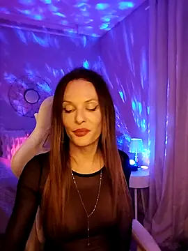 Luna Kitanna online show from December 2025 10:29:02 PM