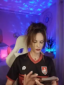 Luna Kitanna online show from July 2026 06:11:02 PM