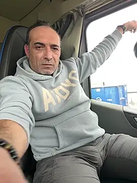 Snapshot of dzhakar chatting on February 2025 01:22:01 PM dzhakar online show from February 2025 01:22:01 PM