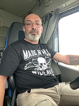 Snapshot of dzhakar chatting on October 2025 10:07:01 AM dzhakar online show from October 2025 10:07:01 AM