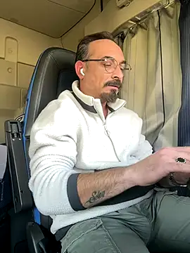 Snapshot of dzhakar chatting on December 2025 12:25:01 PM dzhakar online show from December 2025 12:25:01 PM