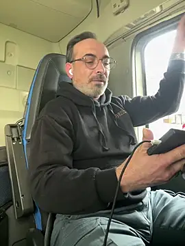 Snapshot of dzhakar chatting on December 2025 12:13:02 PM dzhakar online show from December 2025 12:13:02 PM