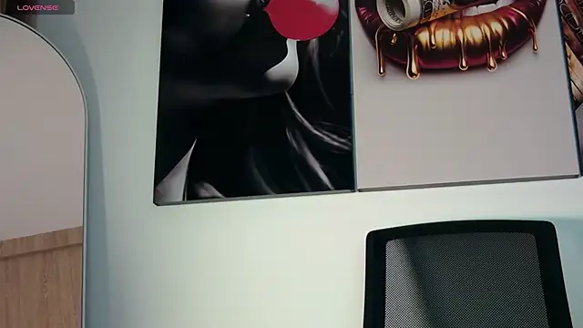 aidaadams online show from December 2025 11:19:01 AM