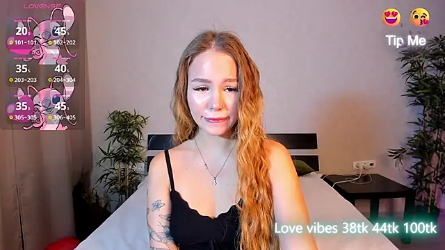 Tracy-Taylor online show from February 2025 12:43:01 AM