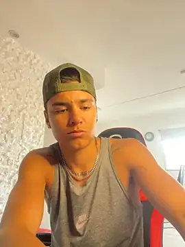 lilrich7 online show from October 2025 09:26:02 PM