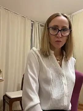 LauraDavis online show from December 2025 07:34:02 PM