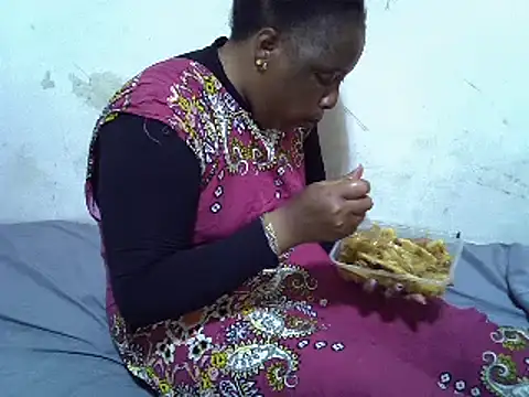 Crystal  Gee online show from December 2024 06:33:01 PM