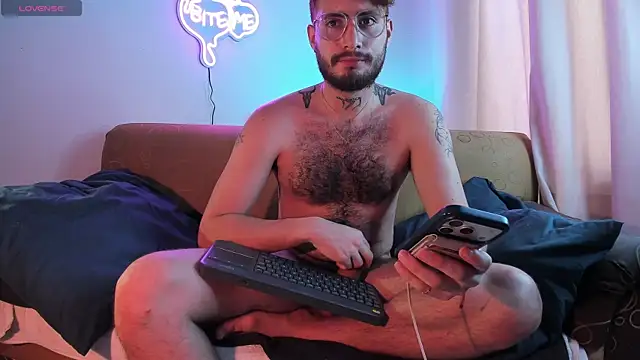 axel giracr online show from December 2025 07:18:01 PM