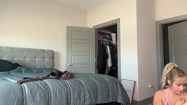 ElenaErickson online show from March 2025 10:52:02 PM