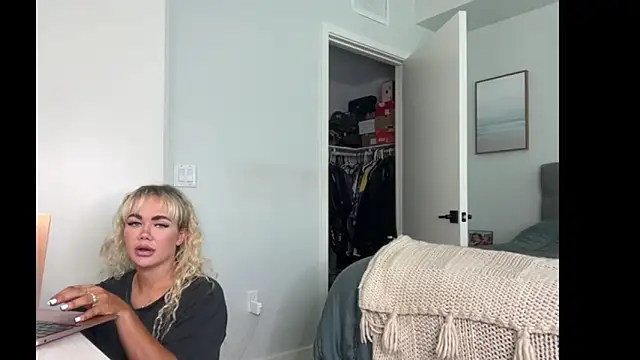 ElenaErickson online show from March 2026 08:34:02 PM