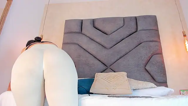 Snapshot of Liinda_Saenz chatting on January 2026 11:26:02 AM Liinda Saenz online show from January 2026 11:26:02 AM