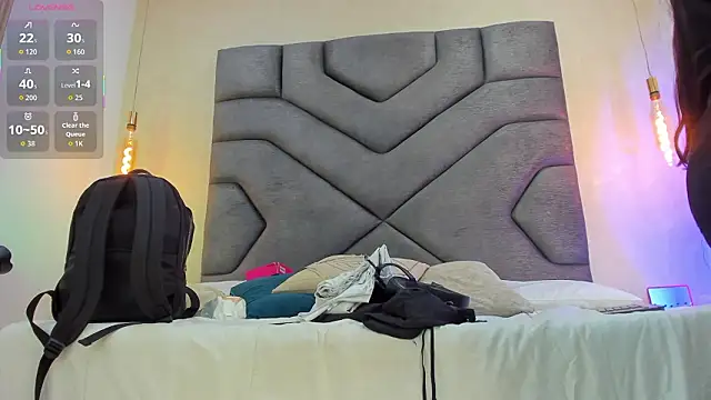 Snapshot of Liinda_Saenz chatting on January 2026 03:16:01 PM Liinda Saenz online show from January 2026 03:16:01 PM