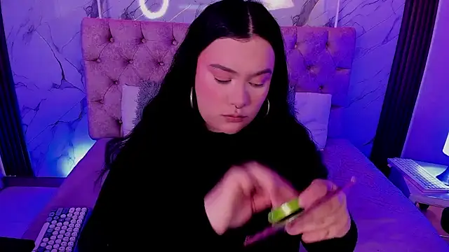 Abbyy Brooks online show from November 2025 11:42:01 AM