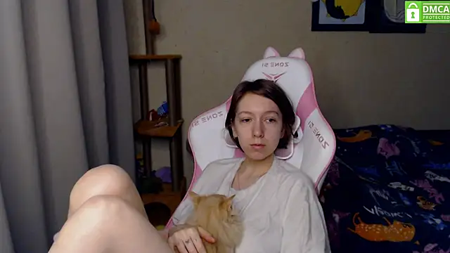 Snapshot of LeahGottty chatting on December 2024 02:19:02 PM LeahGottty online show from December 2024 02:19:02 PM