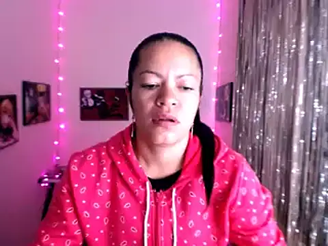 Cristal w online show from February 2025 12:14:02 PM