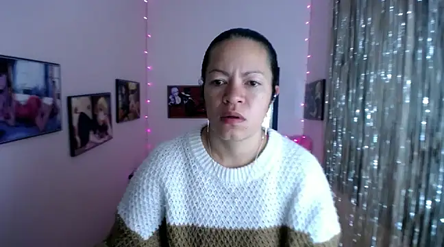 Cristal w online show from February 2025 12:06:02 PM