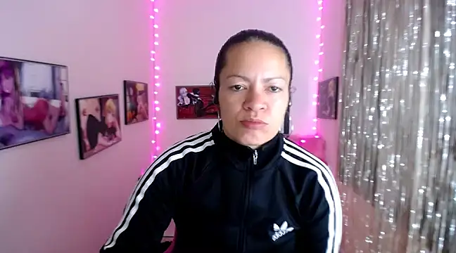 Cristal w online show from February 2025 02:04:02 PM