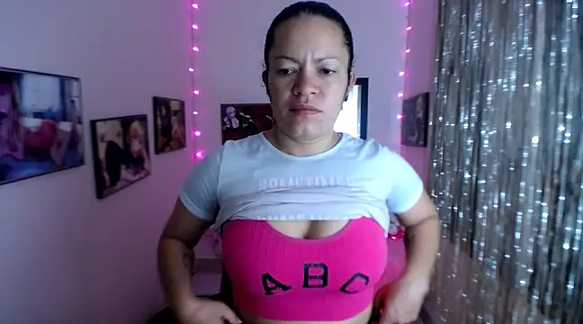 Cristal w online show from February 2025 12:23:02 PM