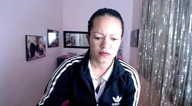 Cristal w online show from March 2025 06:37:02 PM