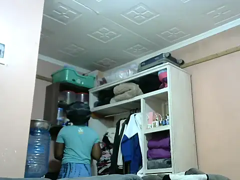 Snapshot of slender-qwene chatting on May 2026 09:05:02 AM slender-qwene online show from May 2026 09:05:02 AM