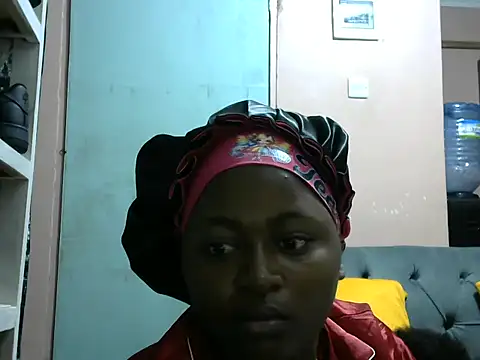 Snapshot of slender-qwene chatting on May 2026 01:47:02 AM slender-qwene online show from May 2026 01:47:02 AM