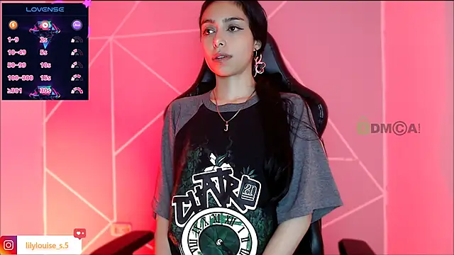 lilylouisee online show from November 2025 04:29:02 PM