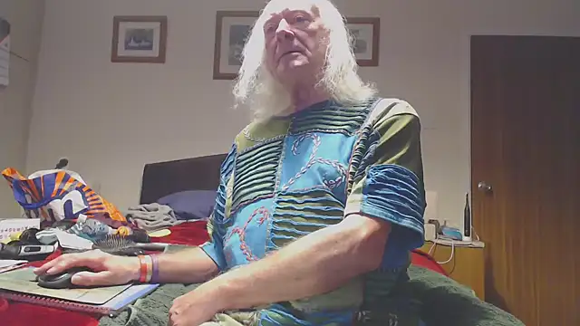 Snapshot of WaverlyKernow chatting on February 2026 08:11:01 AM WaverlyKernow online show from February 2026 08:11:01 AM