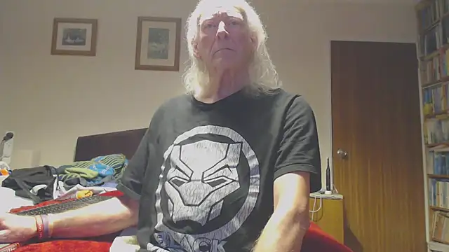 Snapshot of WaverlyKernow chatting on February 2026 12:40:02 AM WaverlyKernow online show from February 2026 12:40:02 AM