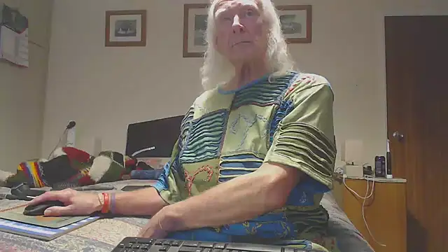 Snapshot of WaverlyKernow chatting on March 2026 03:40:01 PM WaverlyKernow online show from March 2026 03:40:01 PM