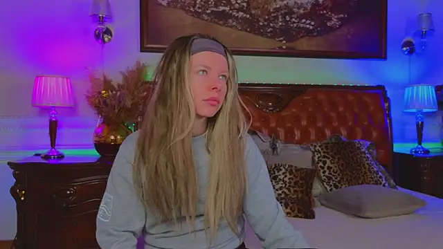 Real Tini online show from January 2026 06:17:02 AM