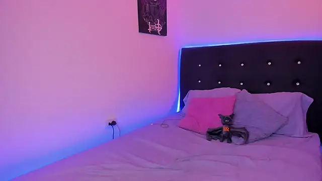 sweett dirty online show from April 2026 11:49:01 AM