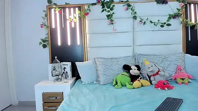 pretty ariiel online show from February 2025 04:05:01 AM