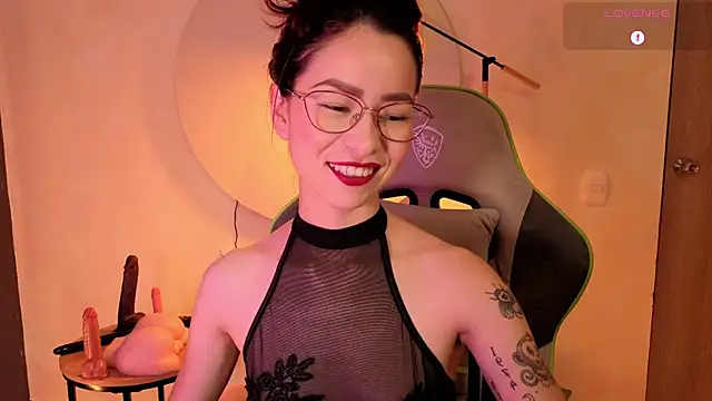 Snapshot of rosse_98_ chatting on April 2026 01:50:01 PM rosse 98 online show from April 2026 01:50:01 PM