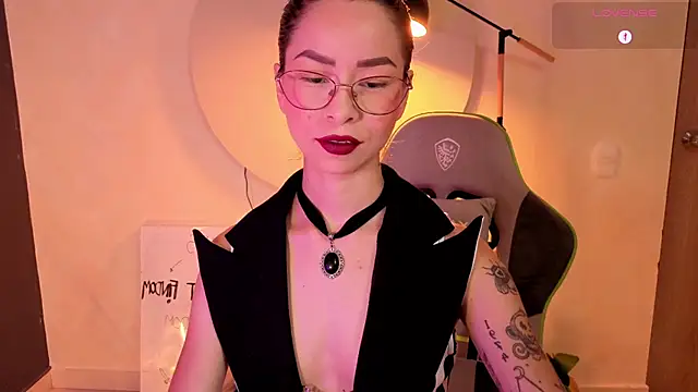 Snapshot of rosse_98_ chatting on May 2026 02:10:01 PM rosse 98 online show from May 2026 02:10:01 PM