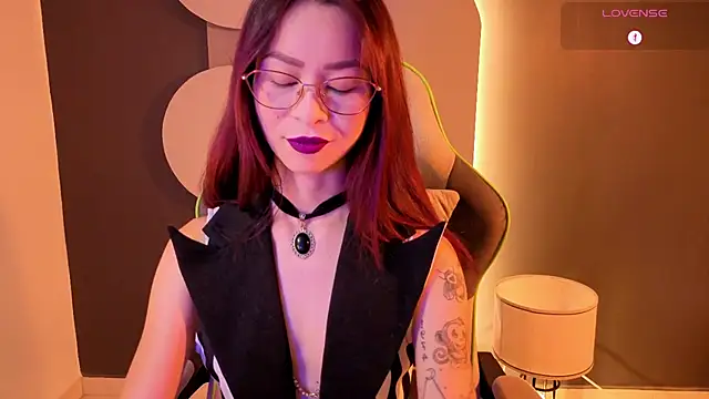 Snapshot of rosse_98_ chatting on May 2026 12:46:01 PM rosse 98 online show from May 2026 12:46:01 PM