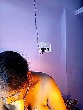 Snapshot of reemacouple007 chatting on January 2026 07:11:01 PM reemacouple007 online show from January 2026 07:11:01 PM