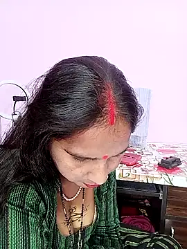 Snapshot of reemacouple007 chatting on February 2026 06:52:02 AM reemacouple007 online show from February 2026 06:52:02 AM